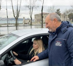 Güvenli ve akıcı sürüş için Özel Direksiyon Dersi En iyi Direksiyon dersi UZMAN EĞİTMENLER SÜRÜCÜ KURSU